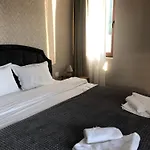 Luxury Studenets 3*