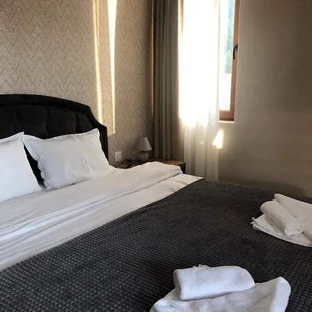 Luxury Studenets 3*